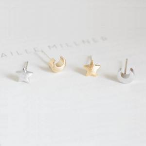 - Ship- Moon And Star Stud Earrings - Silver